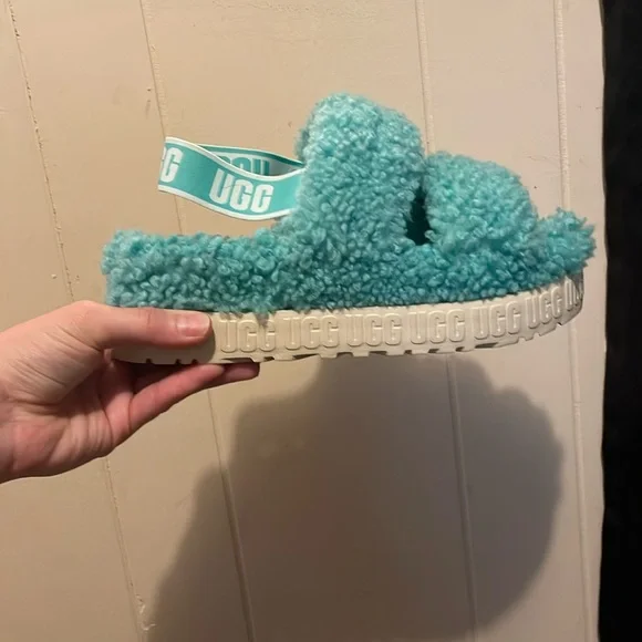 The UGG Women's Oh Fluffita - Picture 1 of 4